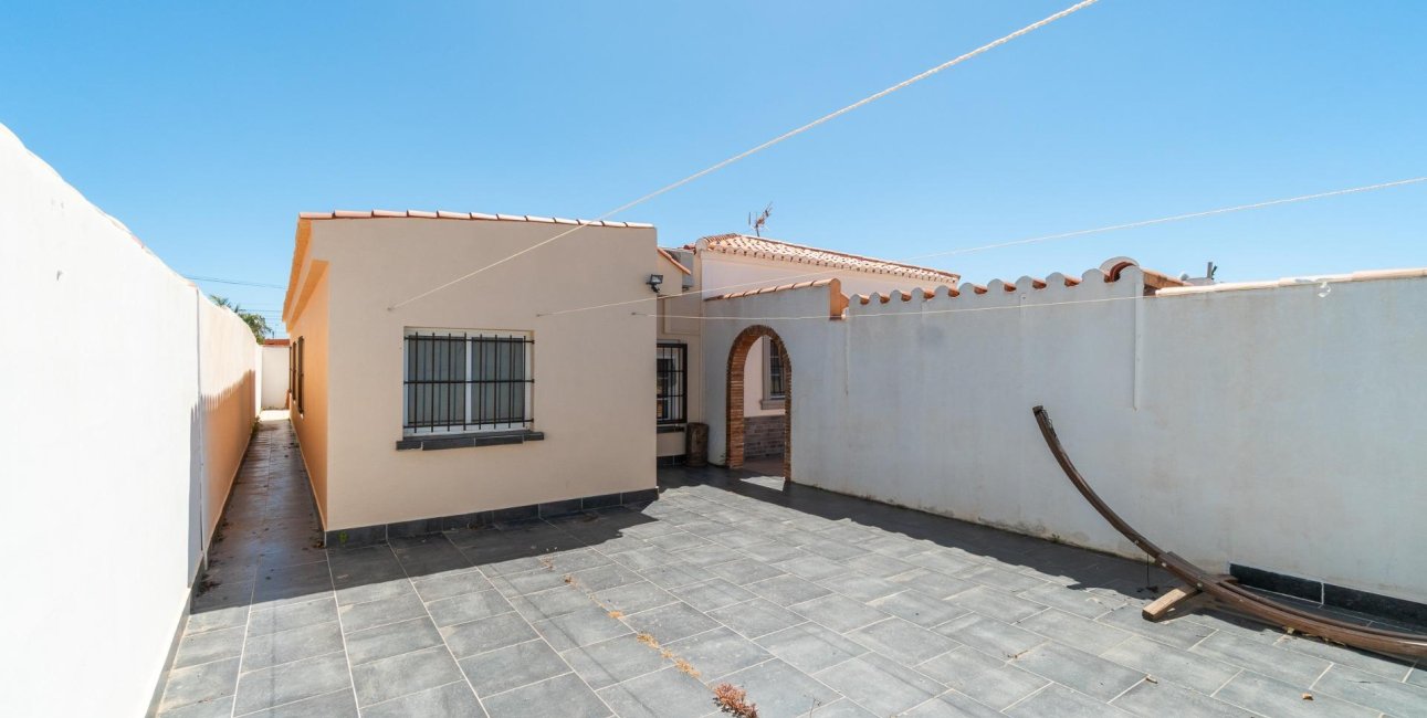 Resale - Villa -
Torrevieja - Torreta florida