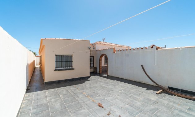 Resale - Villa -
Torrevieja - Torreta florida