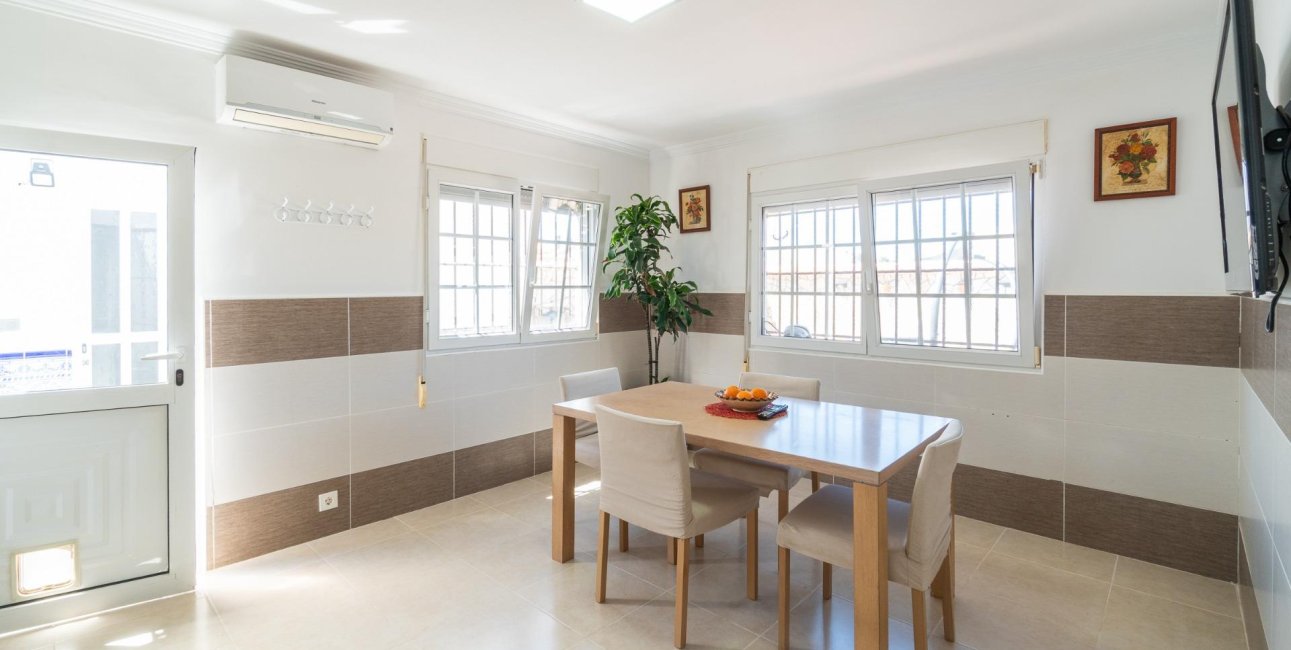 Resale - Villa -
Torrevieja - Torreta florida