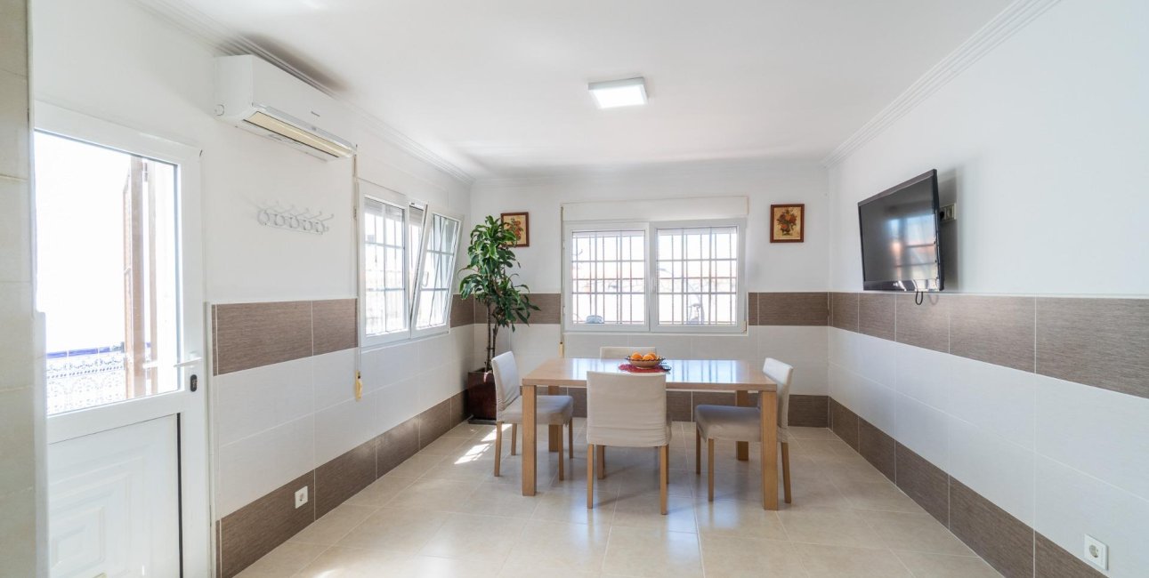 Resale - Villa -
Torrevieja - Torreta florida