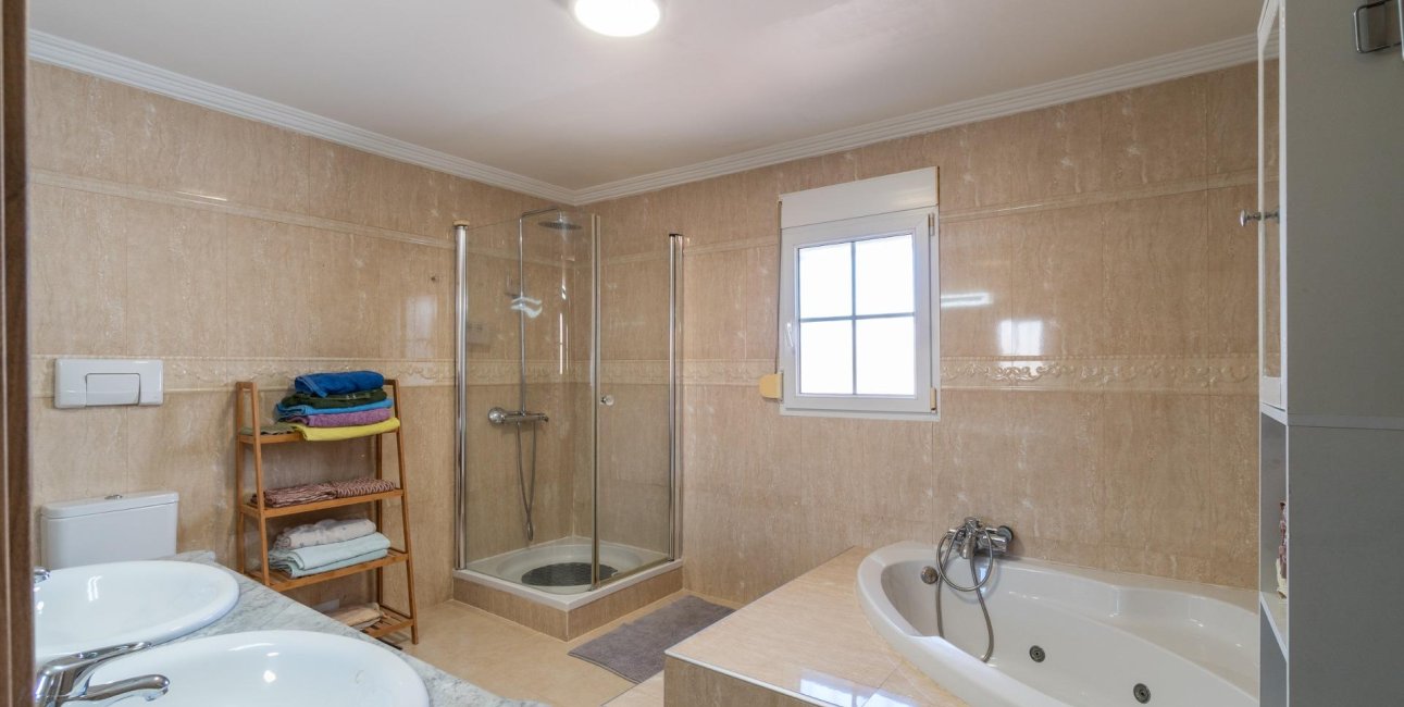 Resale - Villa -
Torrevieja - Torreta florida