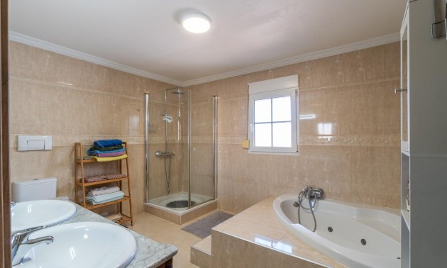 Resale - Villa -
Torrevieja - Torreta florida