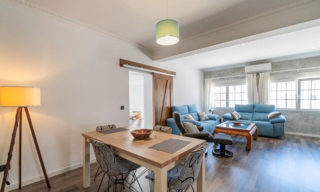 Resale - Villa -
Torrevieja - Torreta florida