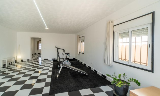 Resale - Villa -
Torrevieja - Torreta florida