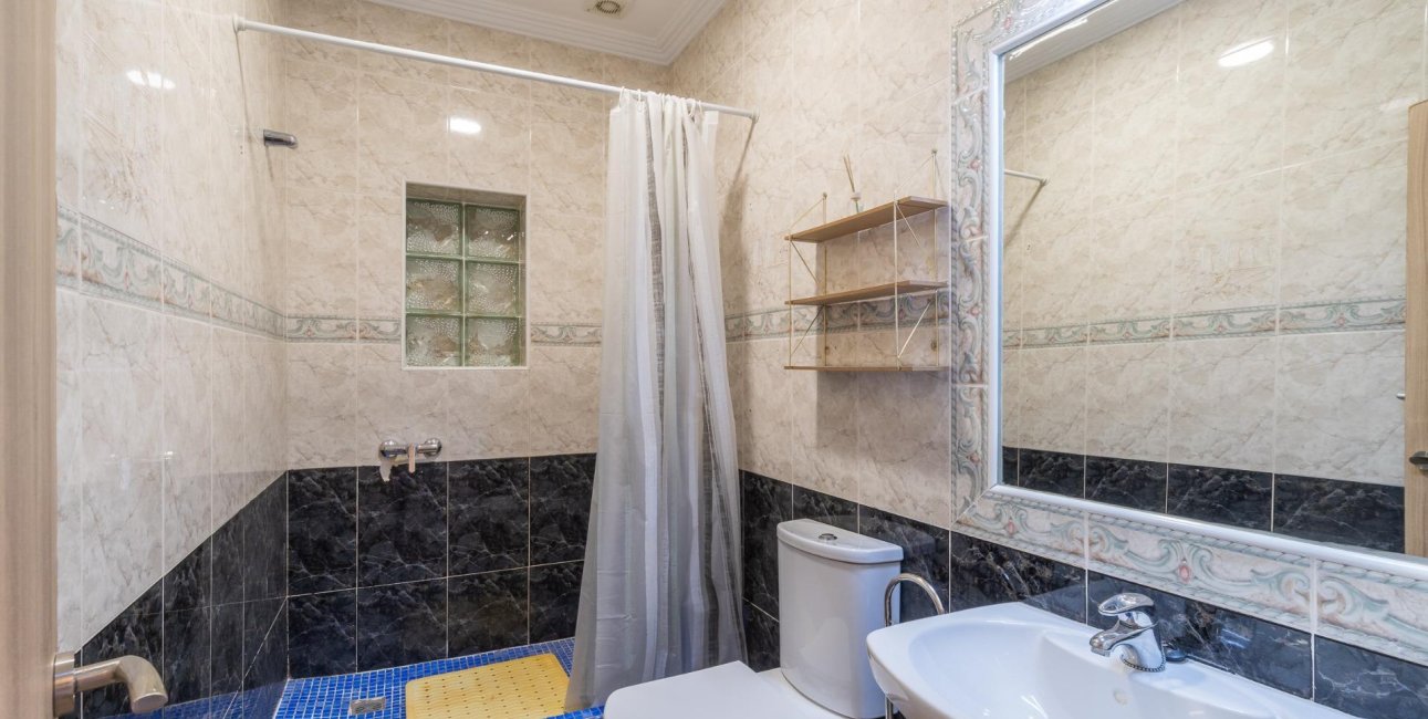 Resale - Villa -
Torrevieja - Torreta florida