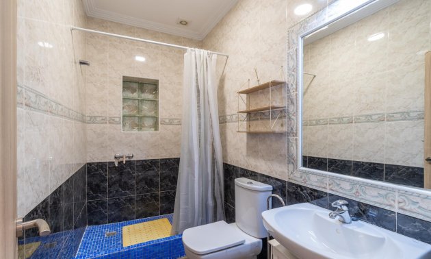 Resale - Villa -
Torrevieja - Torreta florida