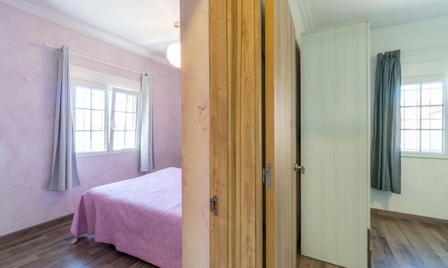 Resale - Villa -
Torrevieja - Torreta florida