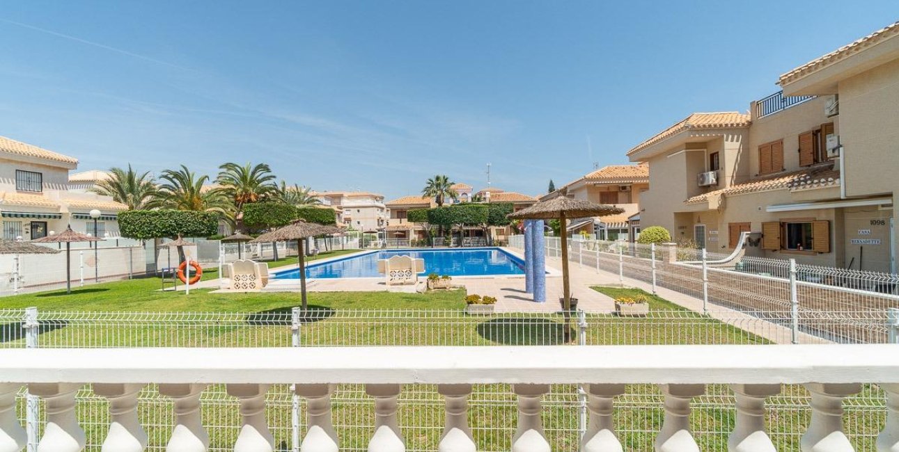 Resale - Villa -
Orihuela Costa - Playa Flamenca