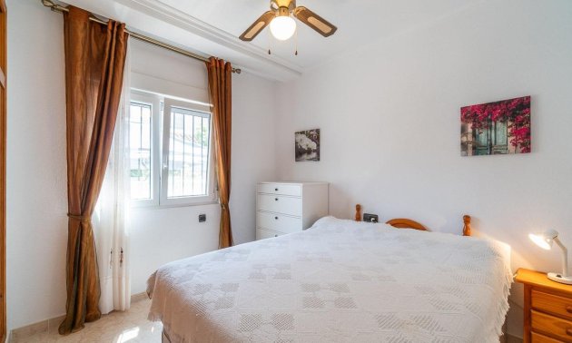 Resale - Villa -
Orihuela Costa - Playa Flamenca