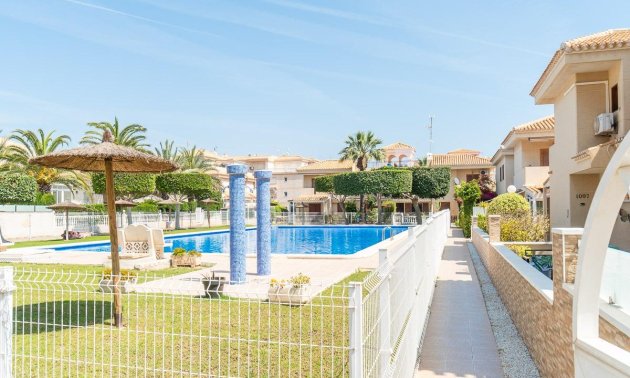 Resale - Villa -
Orihuela Costa - Playa Flamenca