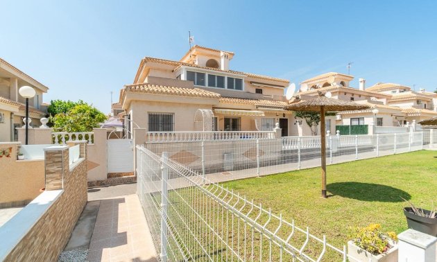 Resale - Villa -
Orihuela Costa - Playa Flamenca