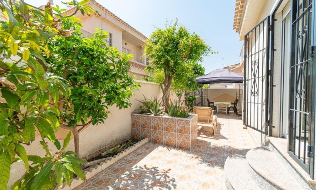 Resale - Villa -
Orihuela Costa - Playa Flamenca