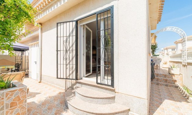Resale - Villa -
Orihuela Costa - Playa Flamenca