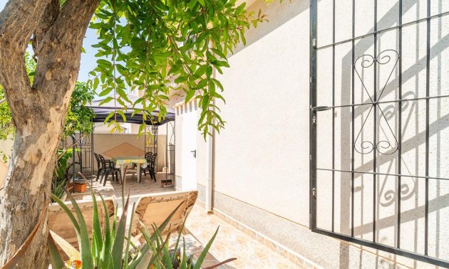 Resale - Villa -
Orihuela Costa - Playa Flamenca