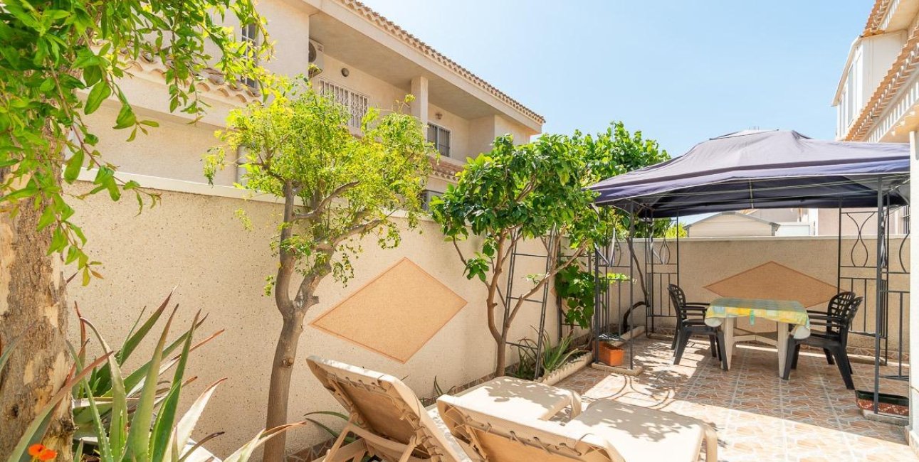 Resale - Villa -
Orihuela Costa - Playa Flamenca