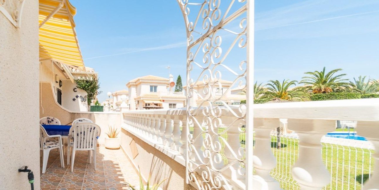 Resale - Villa -
Orihuela Costa - Playa Flamenca