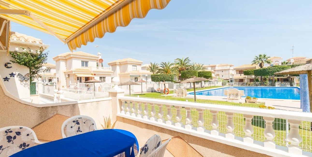 Resale - Villa -
Orihuela Costa - Playa Flamenca