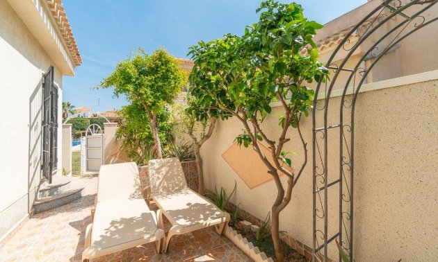 Resale - Villa -
Orihuela Costa - Playa Flamenca