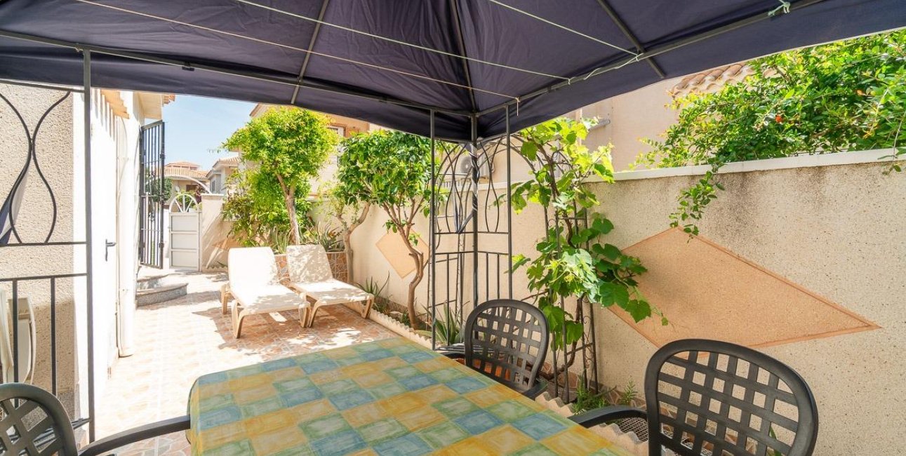 Resale - Villa -
Orihuela Costa - Playa Flamenca