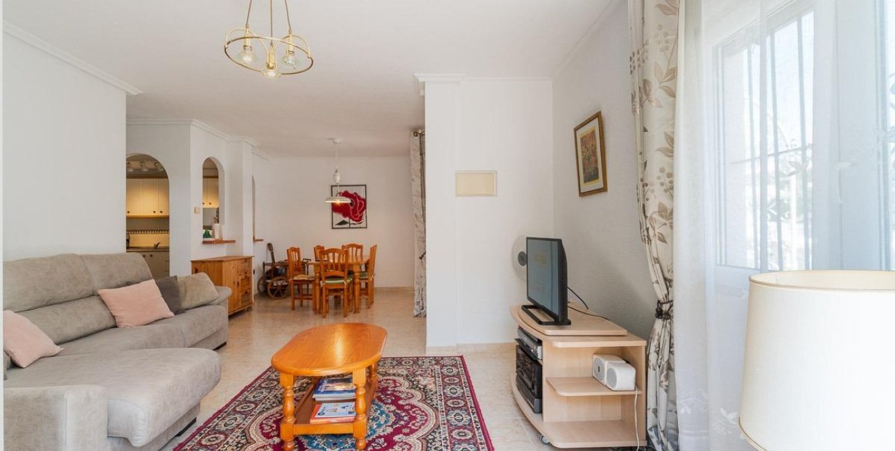 Resale - Villa -
Orihuela Costa - Playa Flamenca
