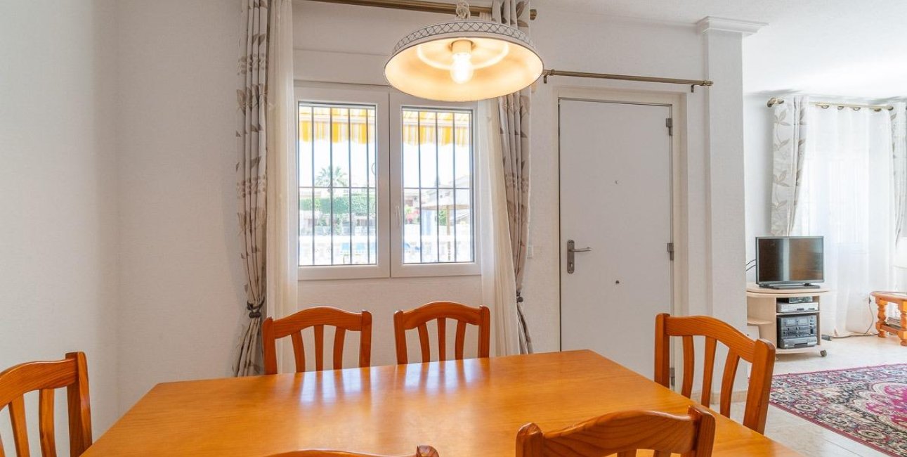 Resale - Villa -
Orihuela Costa - Playa Flamenca