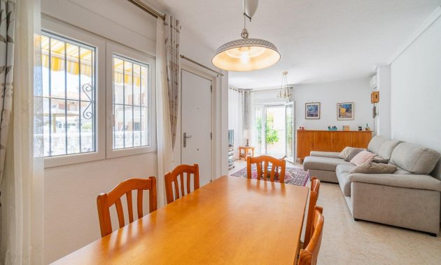 Resale - Villa -
Orihuela Costa - Playa Flamenca