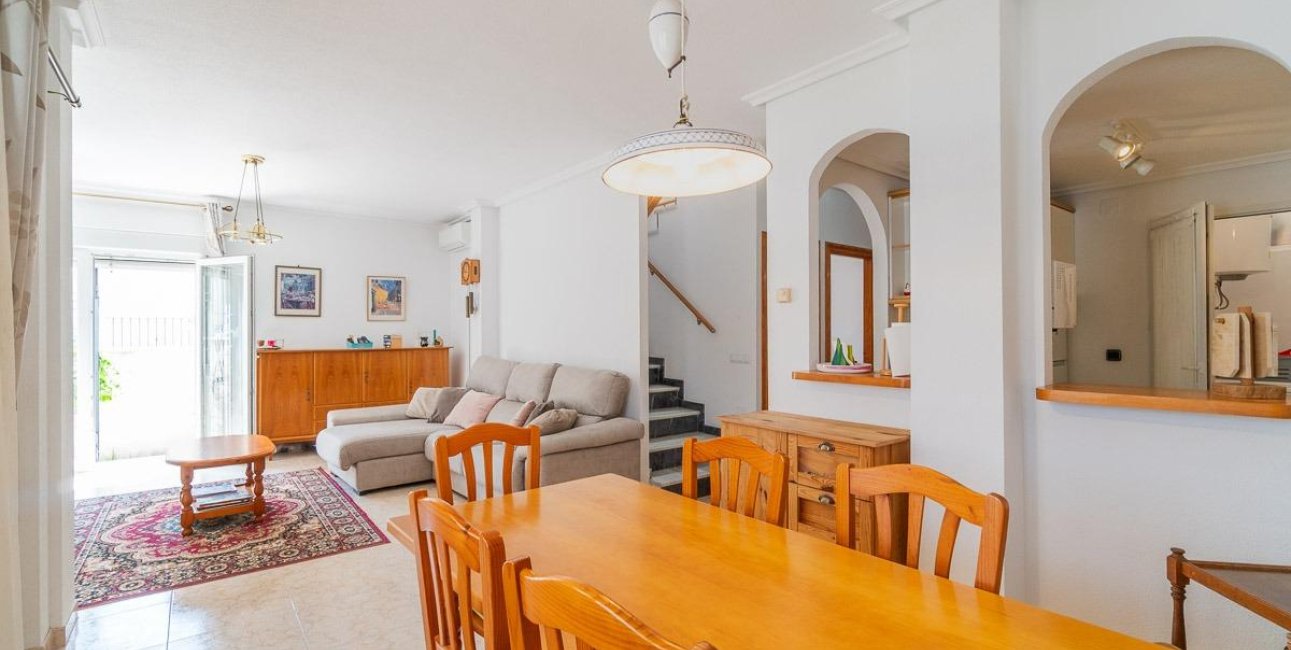 Resale - Villa -
Orihuela Costa - Playa Flamenca
