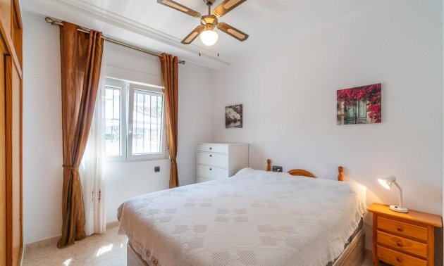 Resale - Villa -
Orihuela Costa - Playa Flamenca