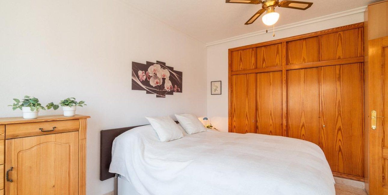 Resale - Villa -
Orihuela Costa - Playa Flamenca