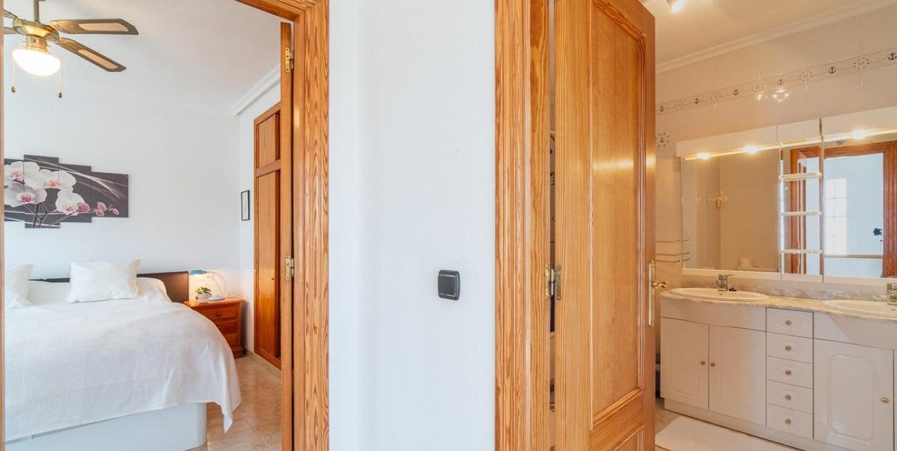 Resale - Villa -
Orihuela Costa - Playa Flamenca