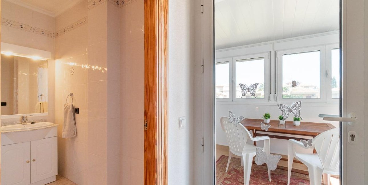 Resale - Villa -
Orihuela Costa - Playa Flamenca
