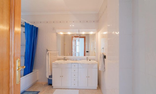 Resale - Villa -
Orihuela Costa - Playa Flamenca