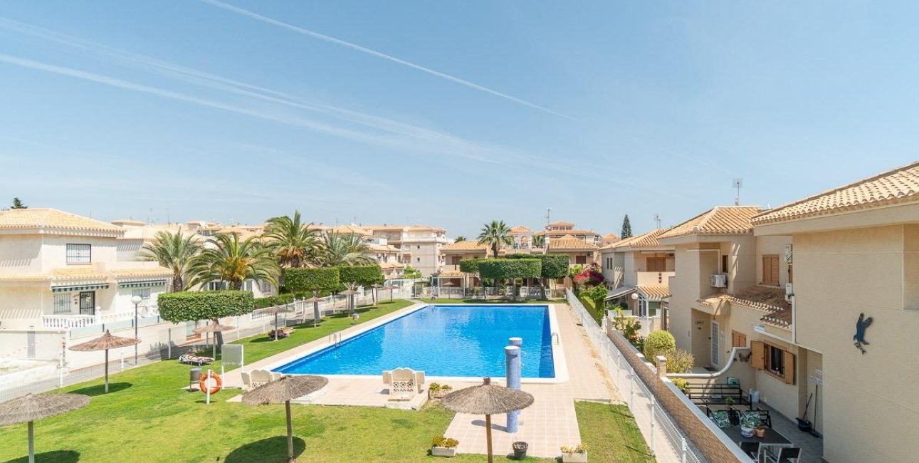 Resale - Villa -
Orihuela Costa - Playa Flamenca