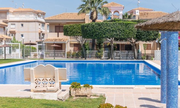 Resale - Villa -
Orihuela Costa - Playa Flamenca