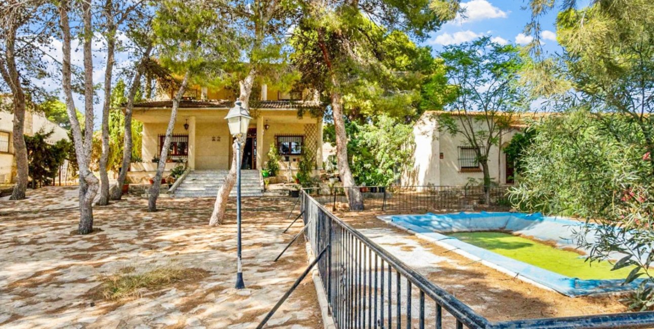 Resale - Villa -
Orihuela Costa - Los Balcones