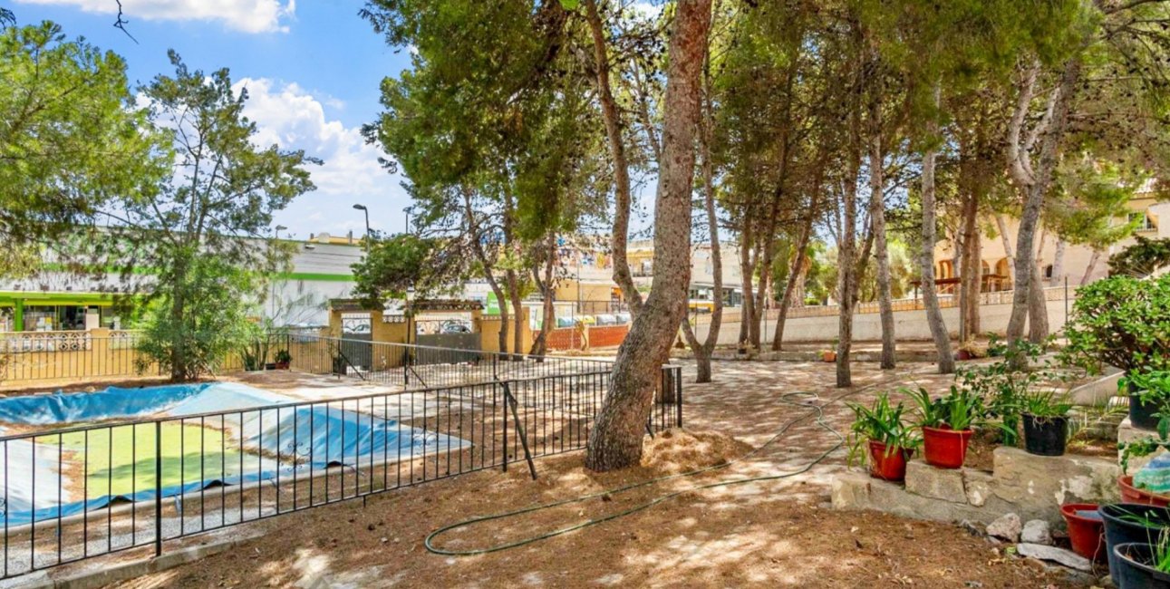 Resale - Villa -
Orihuela Costa - Los Balcones