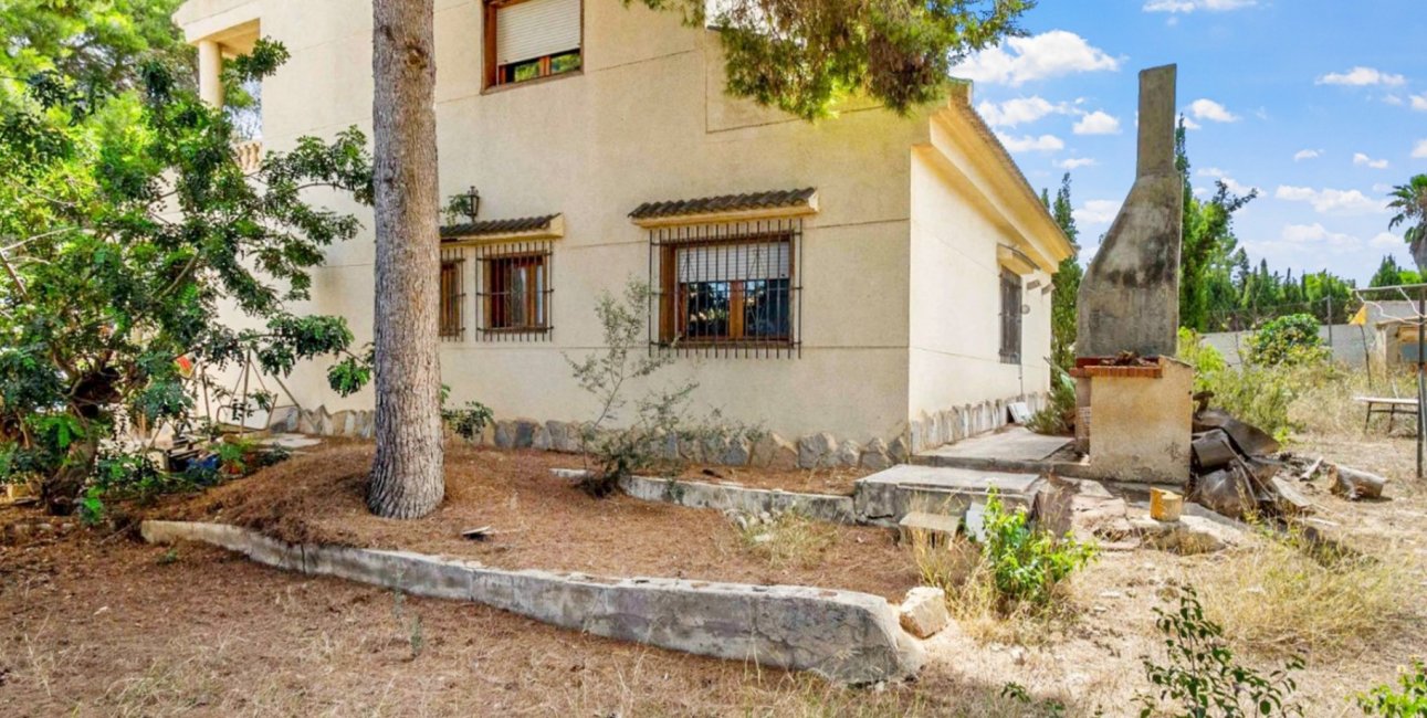 Resale - Villa -
Orihuela Costa - Los Balcones