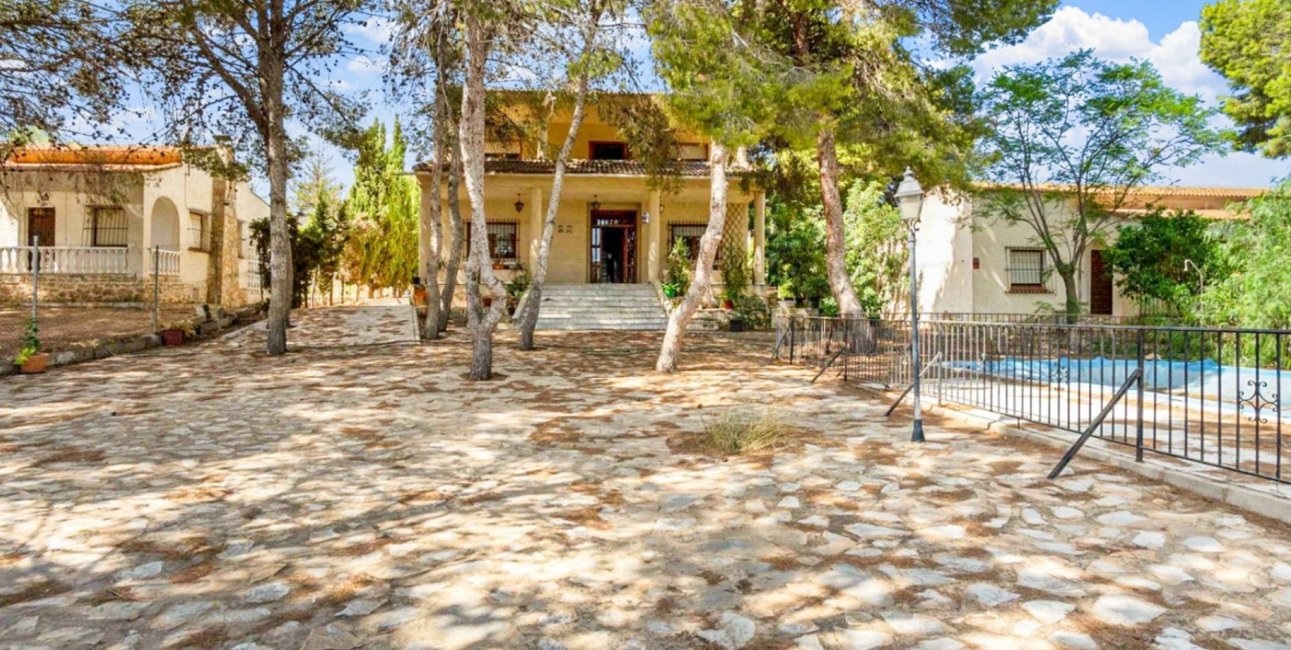 Resale - Villa -
Orihuela Costa - Los Balcones