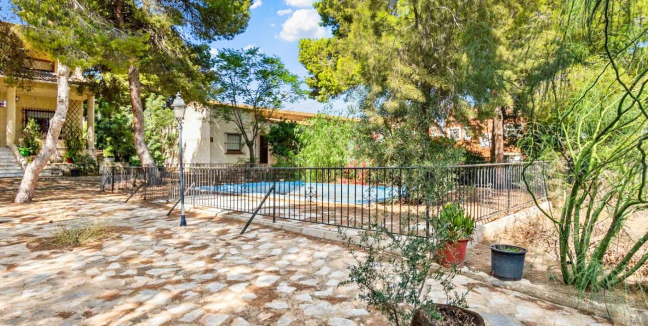 Resale - Villa -
Orihuela Costa - Los Balcones