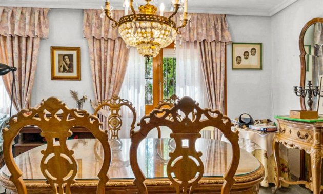 Resale - Villa -
Orihuela Costa - Los Balcones
