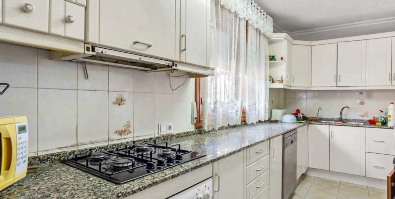 Resale - Villa -
Orihuela Costa - Los Balcones