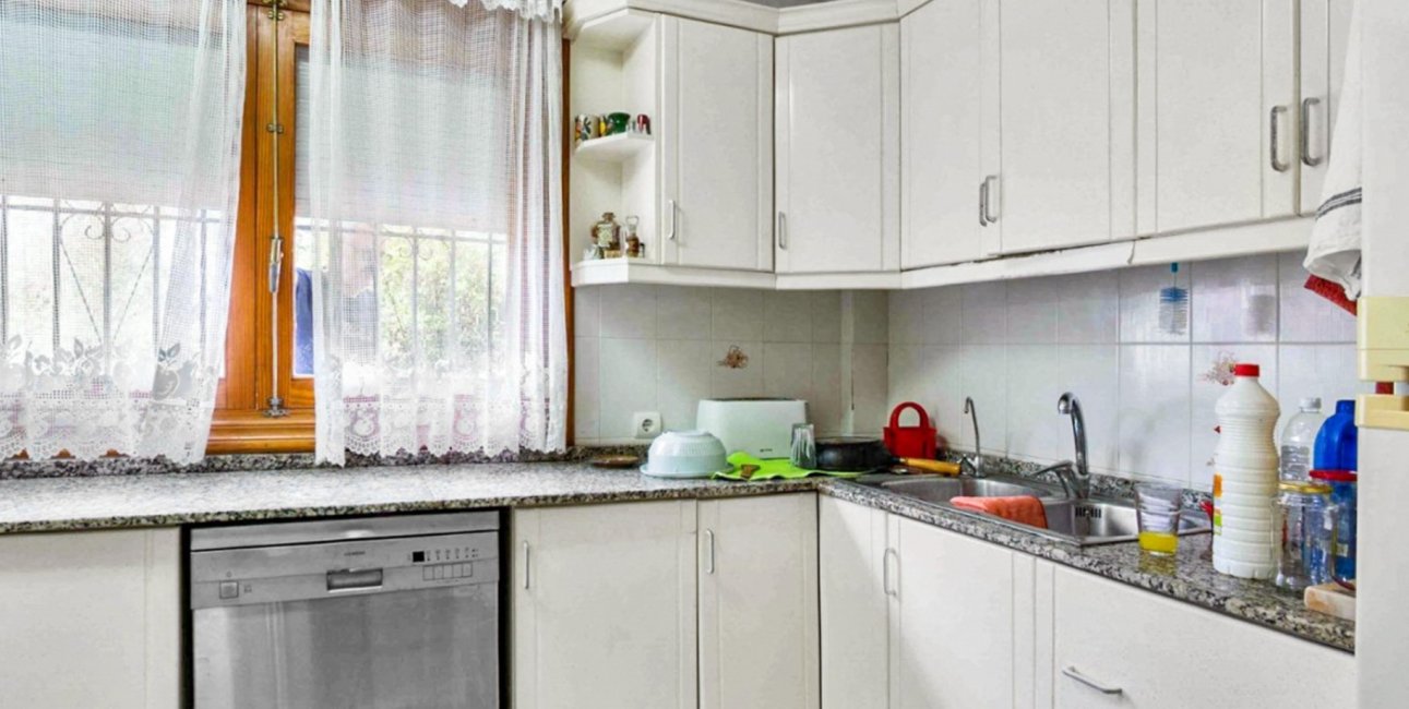 Resale - Villa -
Orihuela Costa - Los Balcones