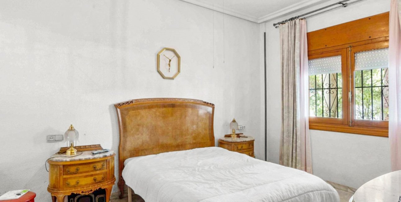 Resale - Villa -
Orihuela Costa - Los Balcones