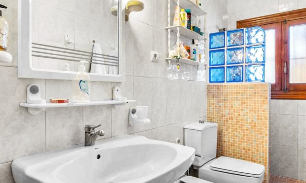 Resale - Villa -
Orihuela Costa - Los Balcones