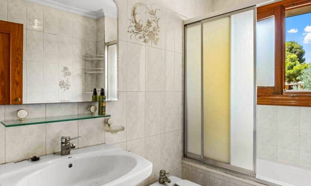 Resale - Villa -
Orihuela Costa - Los Balcones