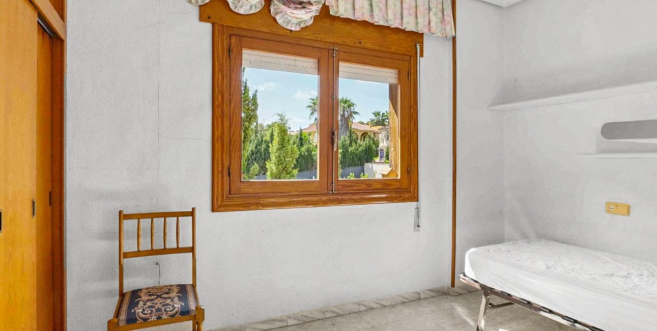 Resale - Villa -
Orihuela Costa - Los Balcones