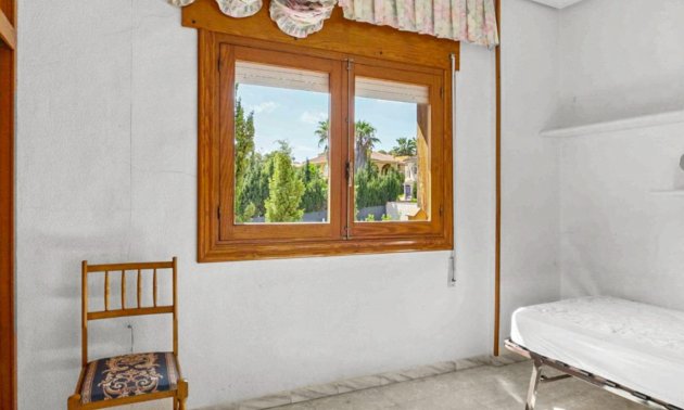 Resale - Villa -
Orihuela Costa - Los Balcones