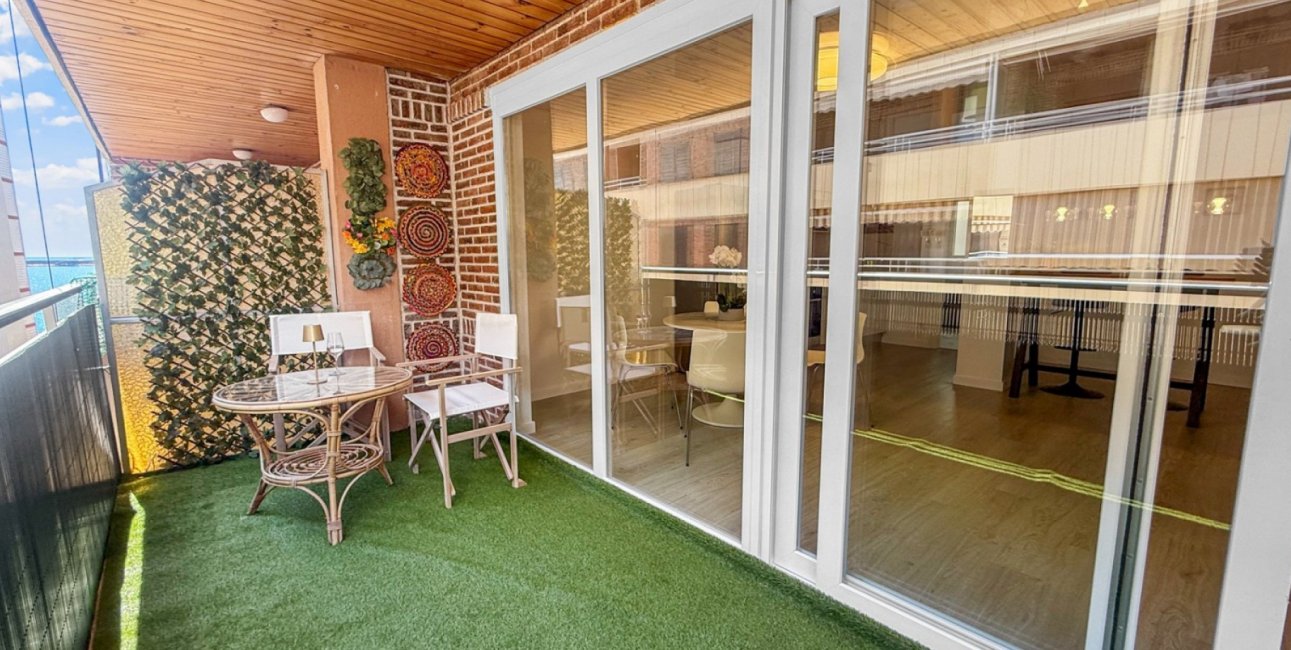 Resale - Apartment / flat -
Torrevieja - Playa Acequion