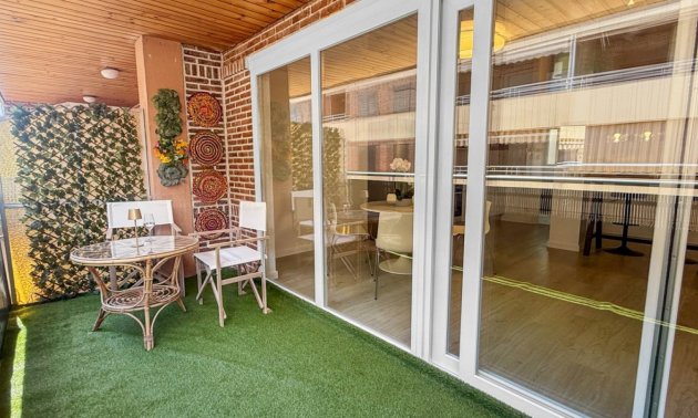 Resale - Apartment / flat -
Torrevieja - Playa Acequion