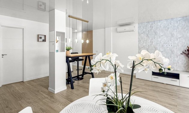 Resale - Apartment / flat -
Torrevieja - Playa Acequion